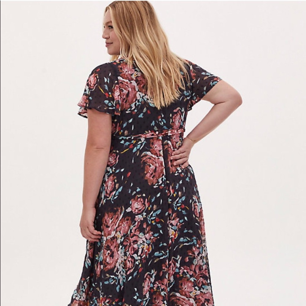 Torrid Swiss Dot Floral Wrap Dress (Dark Gray) - Picture 3 of 6